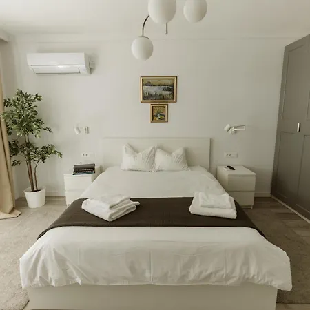 Parliament Apartment *